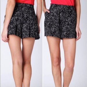 Anthropologie Leifsdottir Loveburst Heart Shorts